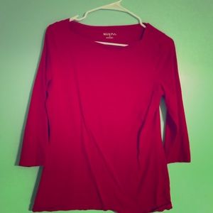 3/4 sleeve red shirt